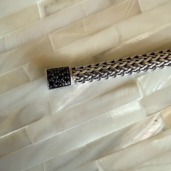 John Hardy REVERSIBLE 6.5mm Icon Silver Bracelet in Emerald & Black Sapphire - Picture 7 of 16